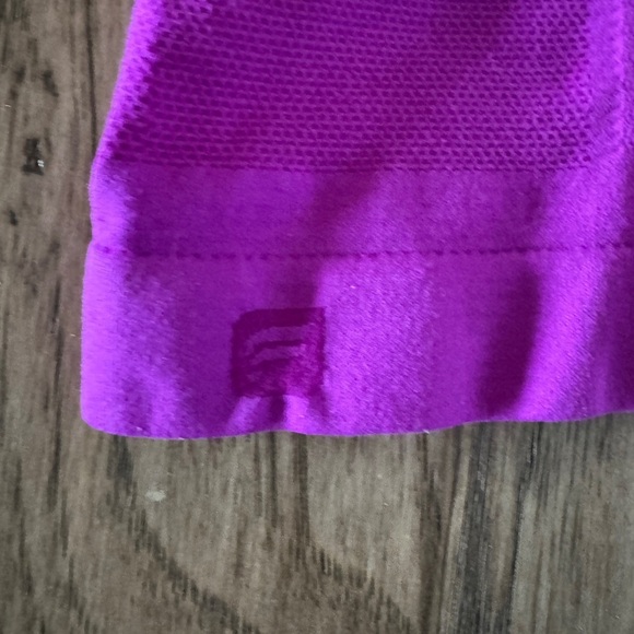 Fabletics Purple Long-Sleeve Activewear Top - Size Small - Workout Top - Yoga - Picture 7 of 7